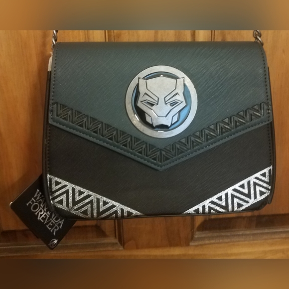 NWT Loungefly Marvel Black Panther Wakanda Forever Crossbody Bag - Picture 6 of 17